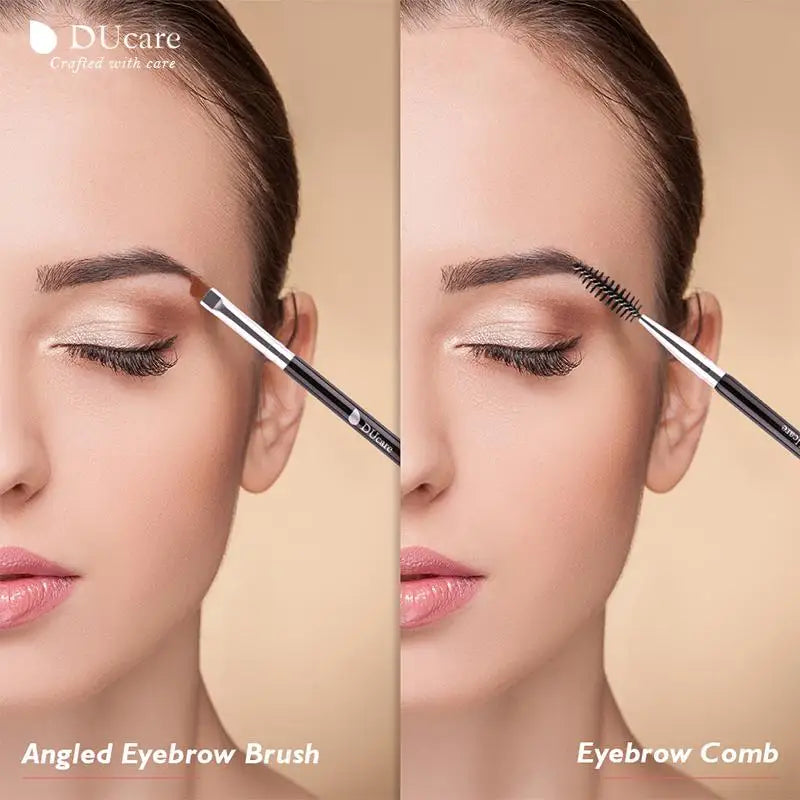 DUcare Brocha de Cejas y Peine de Pestanas 2 en 1, Brocha Angulada y Espoolie Doble Extremo, Set de Brochas de Maquillaje Profesional