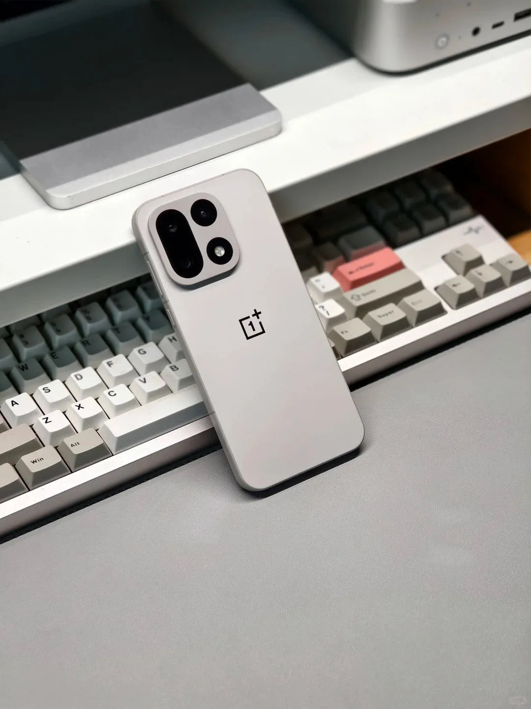 OnePlus 15 Smartphone — Snapdragon 8 Elite Gen 5, Pantalla AMOLED 6,78" 165Hz, Triple Cámara 50MP, 7300mAh